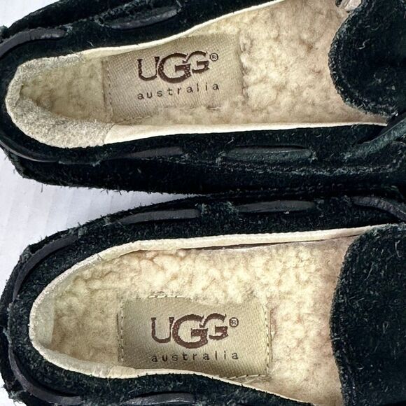 Ugg Black Moccasin Slipper Suede Kids size 12 - Picture 4 of 7